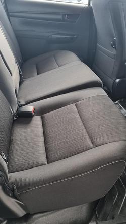 2022 Toyota Hilux SR