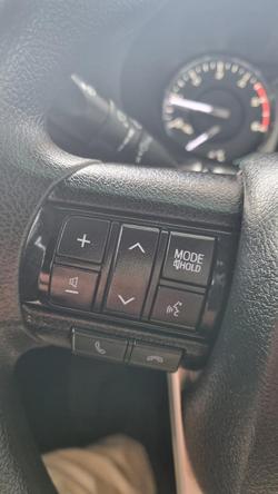 2022 Toyota Hilux SR