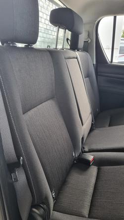 2022 Toyota Hilux SR