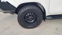 2022 Toyota Hilux SR