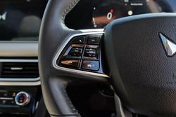 2024 Mahindra XUV700 AX7