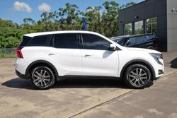 2024 Mahindra XUV700 AX7