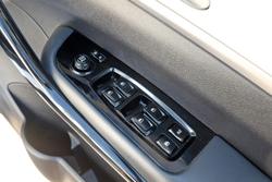 2024 Mahindra XUV700 AX7