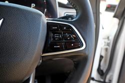 2024 Mahindra XUV700 AX7