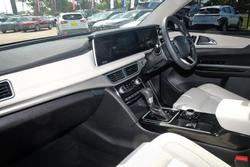 2024 Mahindra XUV700 AX7