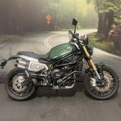 Benelli Leoncino 800