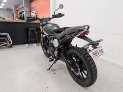 2025 Triumph 2025 Triumph 400CC SCRAMBLER 400 MATT KHAKI GREEN