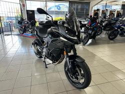 2025 BMW F 900 XR Triple Black F 900 Black