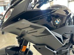 2025 BMW F 900 XR Triple Black F 900 Black