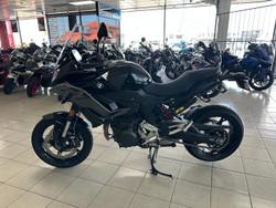 2025 BMW F 900 XR Triple Black F 900 Black