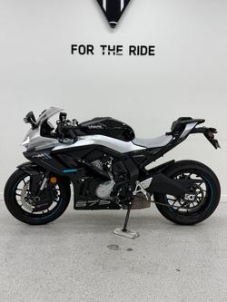 2025 CFMOTO 2025 CF Moto 675CC 675SR-R ABS Road NEBULA BLACK