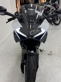 2025 CFMOTO 2025 CF Moto 675CC 675SR-R ABS Road NEBULA WHITE