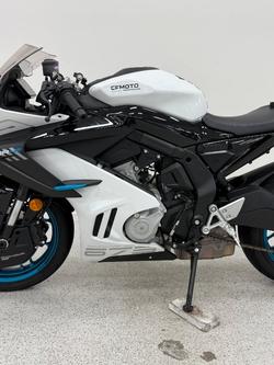 2025 CFMOTO 2025 CF Moto 675CC 675SR-R ABS Road NEBULA WHITE