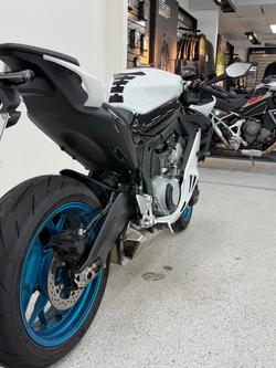 2025 CFMOTO 2025 CF Moto 675CC 675SR-R ABS Road NEBULA WHITE