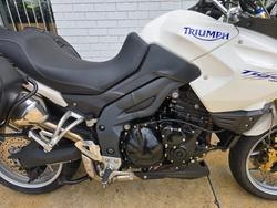 2010 Triumph TIGER 1050 White