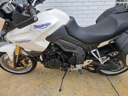 2010 Triumph TIGER 1050 White