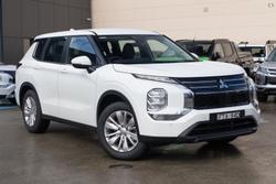 2025 Mitsubishi Outlander ES