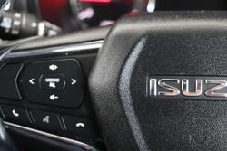 2022 Isuzu MU-X LS-T