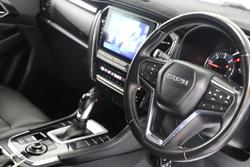 2022 Isuzu MU-X LS-T