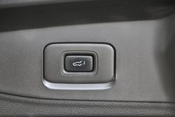 2022 Isuzu MU-X LS-T