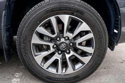 2022 Toyota Landcruiser Prado VX