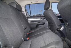 2021 Toyota Hilux SR5