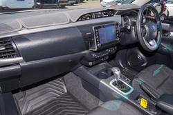 2021 Toyota Hilux SR5