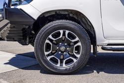 2021 Toyota Hilux SR5