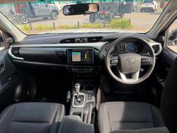 2016 Toyota Hilux SR5