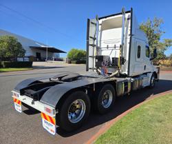 2021 Freightliner Cascadia WHITE