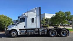 2021 Freightliner Cascadia WHITE