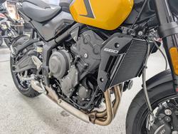 2026 Triumph 2026 Triumph 660CC Trident LAMS Yellow
