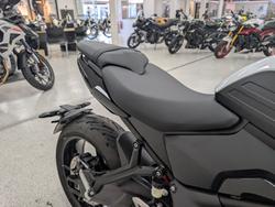 2026 Triumph 2026 Triumph 660CC Trident LAMS White