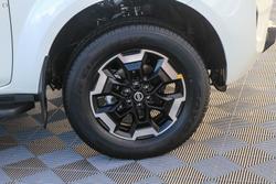 2025 Nissan Navara ST-X