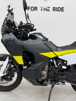 2022 HUSQVARNA NORDEN 901 Black