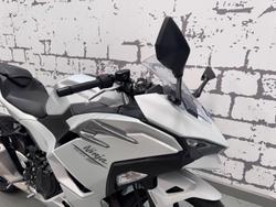 2025 Kawasaki Ninja 500 (EX500G) Ninja White