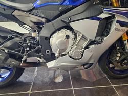 2016 Yamaha YZF-R1 BLUE
