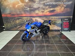 2016 Yamaha YZF-R1 BLUE