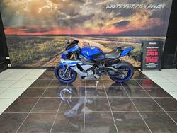 2016 Yamaha YZF-R1 BLUE