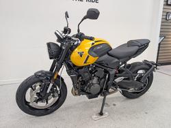 2026 Triumph 2026 Triumph 660CC Trident LAMS Yellow