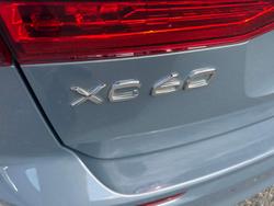 2022 Volvo XC60 B5 Momentum