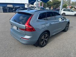 2022 Volvo XC60 B5 Momentum