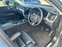 2022 Volvo XC60 B5 Momentum