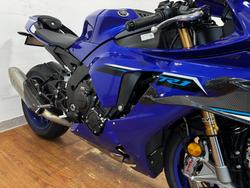 2025 Yamaha YZF-R1 BLUE