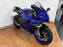 2025 Yamaha YZF-R1 BLUE