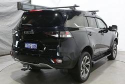 2022 Isuzu MU-X LS-T