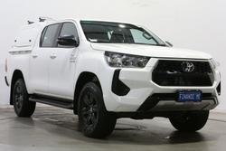 2025 Toyota Hilux SR