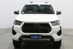 2025 Toyota Hilux SR