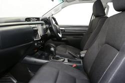 2025 Toyota Hilux SR