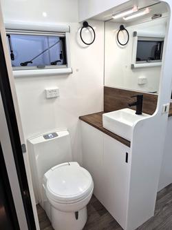 2026 Prime Edge Warrior 22.6 Rear Bunks